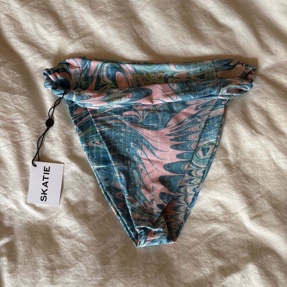 Skatie Pink and Blue Marble Knot Triangle Bikini Top and bottom. Full bikini. - Picture 6 of 14